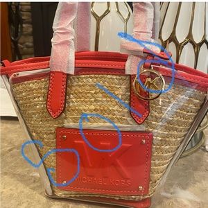 MICHAEL KORS Kimber Small 2 in 1 Zip Tote ♦️This item is sold♦️